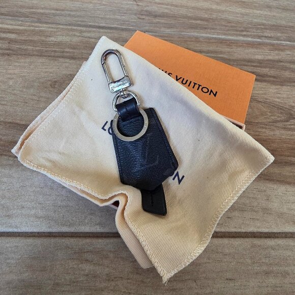 Louis Vuitton Porte Cloche Cls Keychain Bag Black Charm Monogram Eclipse